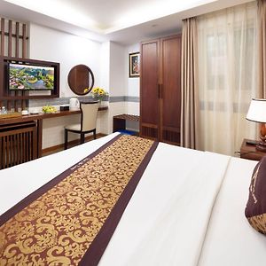 Paris Luxury Hotel & Apartment Nha Trang